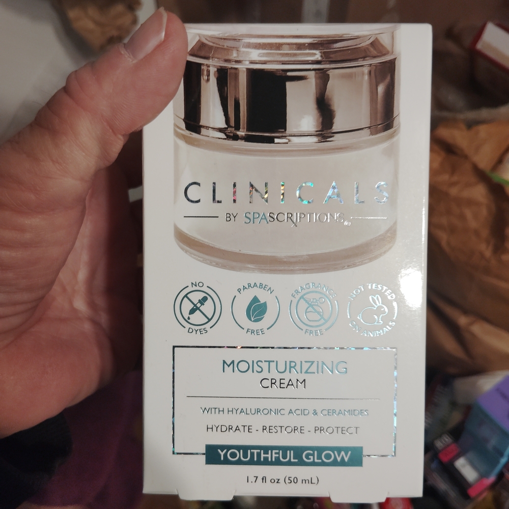 Youthful Glow Moisturizing Cream - Hydrating Pink Jar